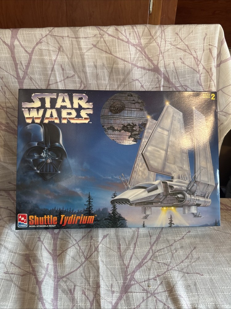 AMT/ERTL STAR WARS SHUTTLE TYDIRIUM COMMEMORATIVE EDITION MODEL KIT 8733-10DP
