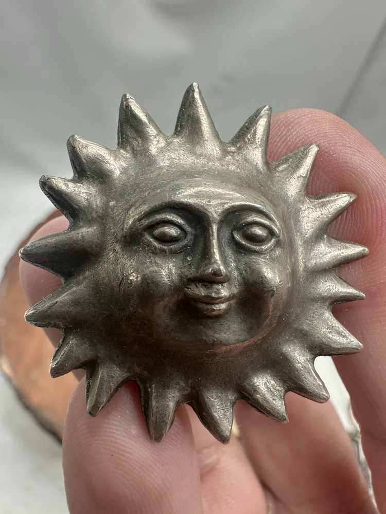 Wrought Iron Anne At Home Spiky Celestial Sun Knobs Knob Anthropomorphic