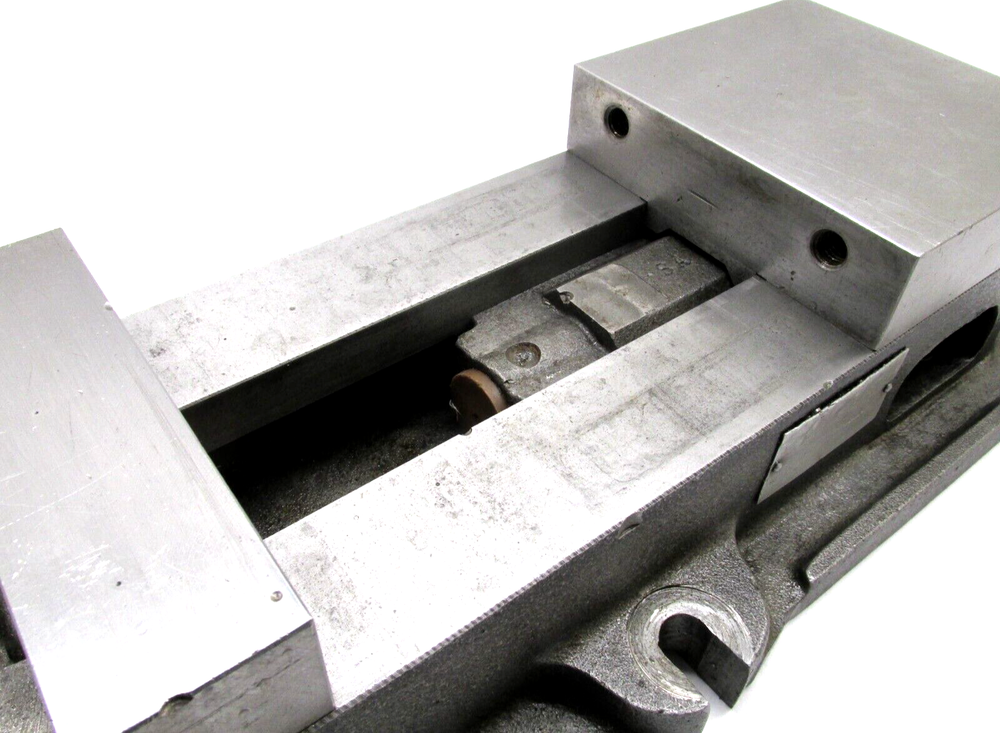 KURT ANGLOCK 6" MILLING MACHINE VISE - #D60