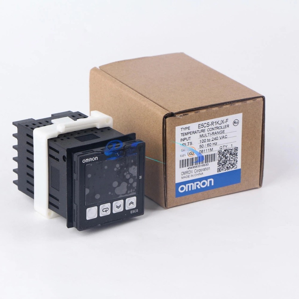 New In Box OMRON E5CS-R1KJX-F Temperature Controller