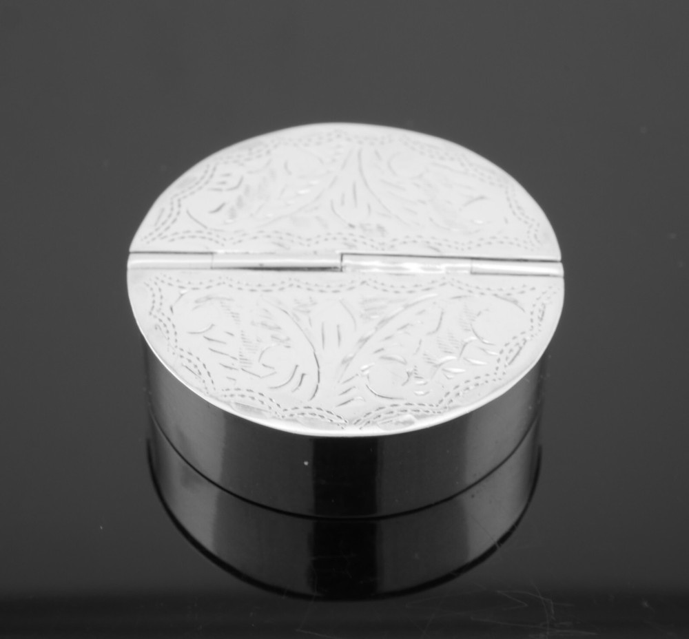 Beautiful Fully Hallmarked Sterling Silver Hinged Double Sided Pill Box