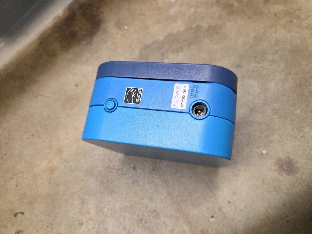 Brother P-Touch PT-P300BT Cube Smartphone Bluetooth Wireless TESTED