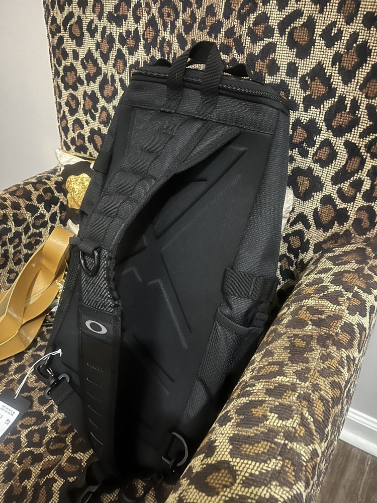 Oakley Extractor Sling Pack 2.0