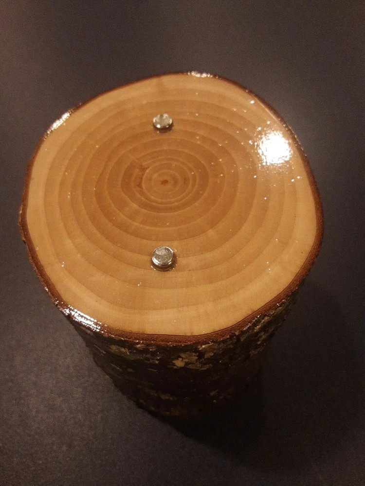 MAGNETIC KNIFE DISPLAY STAND, SOLID PEAR WOOD