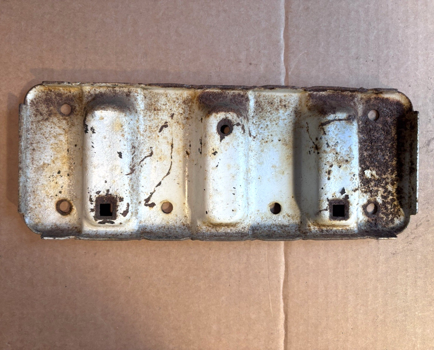 CORVETTE 1975-1979 FRONT LICENSE PLATE BRACKET ORIGINAL GM PART 347929 C3