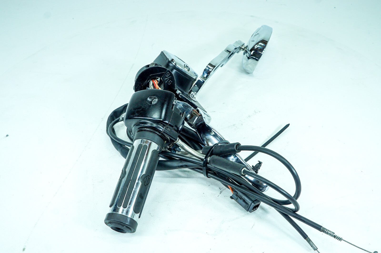 05 Harley Softail Deluxe FLSTN OEM Right Engine Start Kill Switches Control 1315