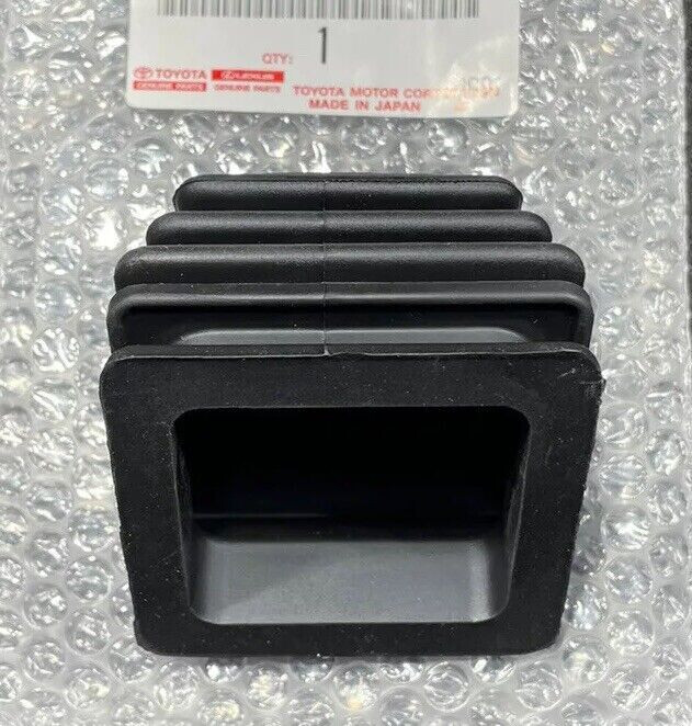 79 - 95 TOYOTA PICKUP CLUTCH FORK LEVER DUST PROOF BOOT COVER OEM NEW
