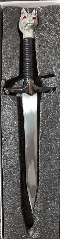 Wolf Head Dagger