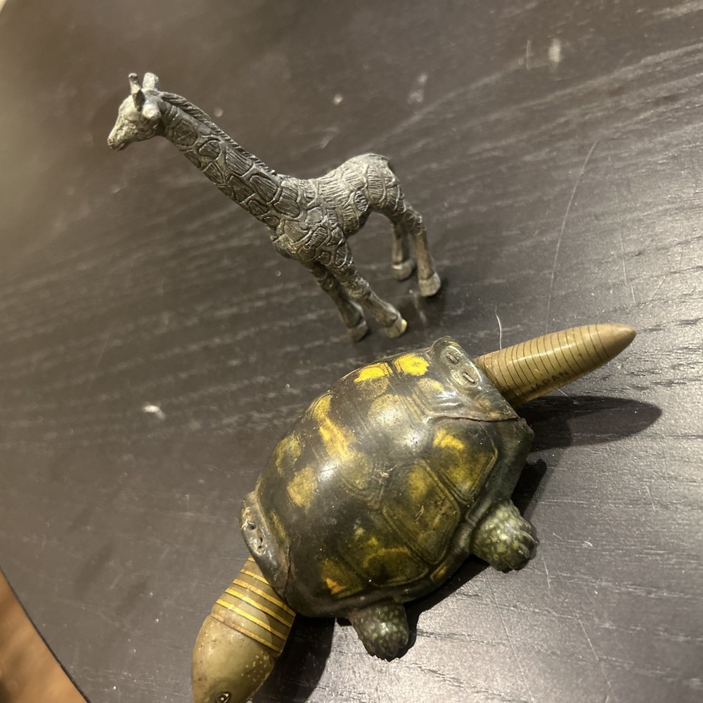 turtle and giraffe collectibles