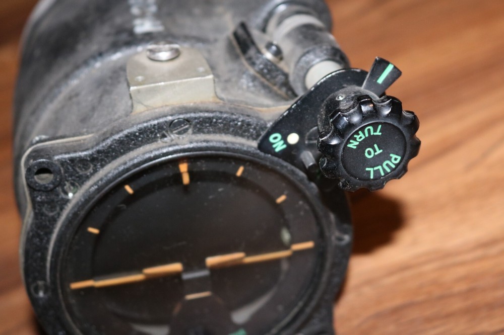 WWII Douglas SBD dive bomber horizontal situation indicator 70 deg RARE!