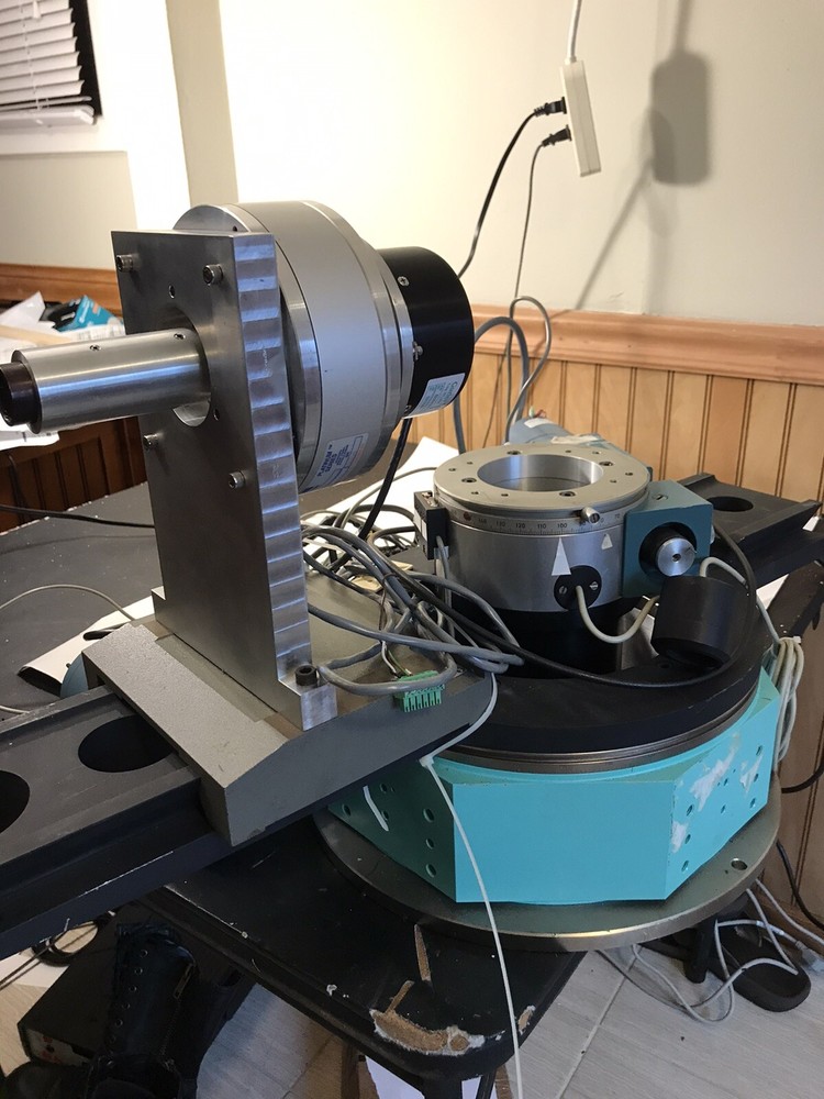 Huber Motorized Rotation goniometer