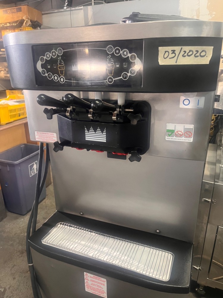 TAYLOR MULTI FLAVOR MODEL C716-33 SOFT SERVE MACHINE