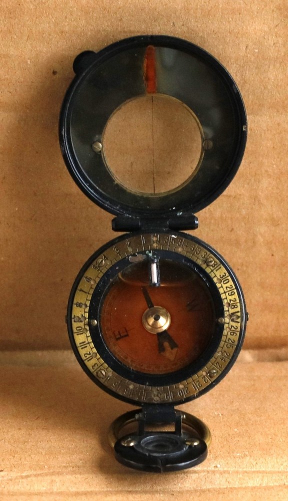 WW1 1916 FIELD COMPASS WITH CASE