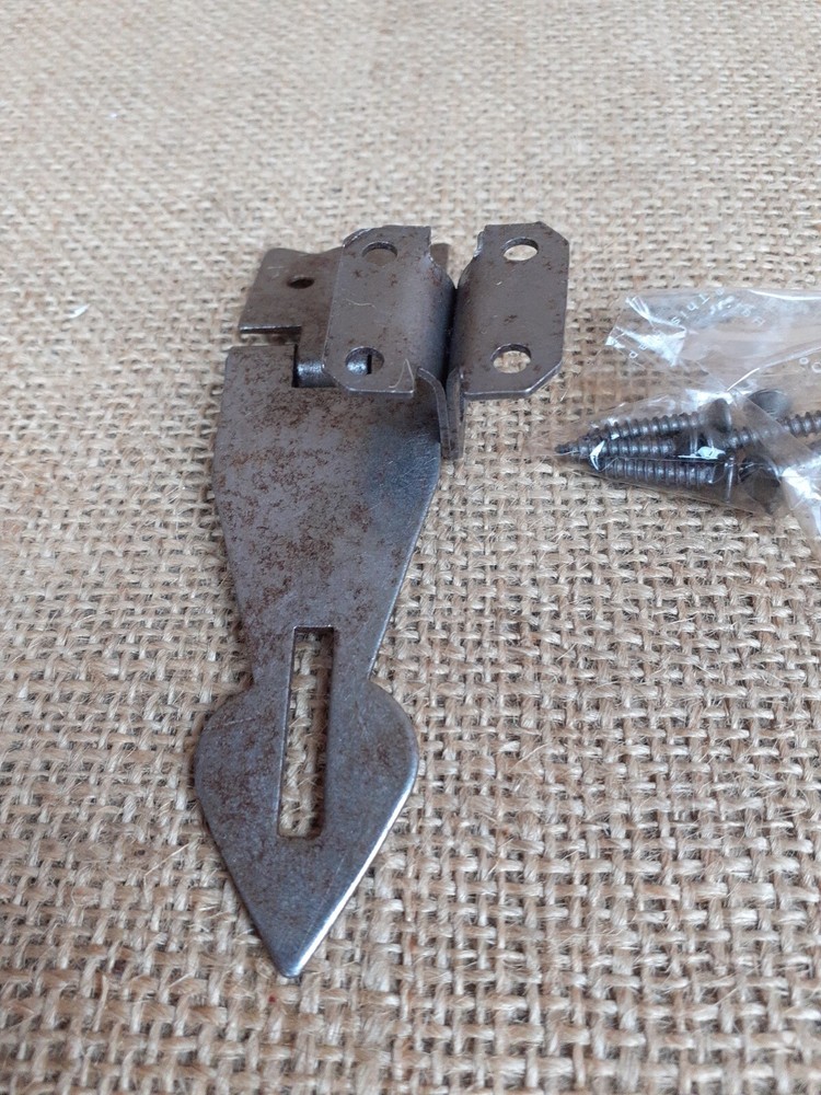 Rustic Decorative 4" Antique Iron Arrowhead Hasp & Staple