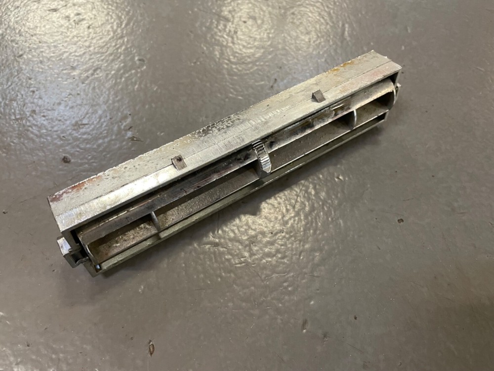 68 ONLY C3 Corvette Centre Duct Chrome Vent With A/C