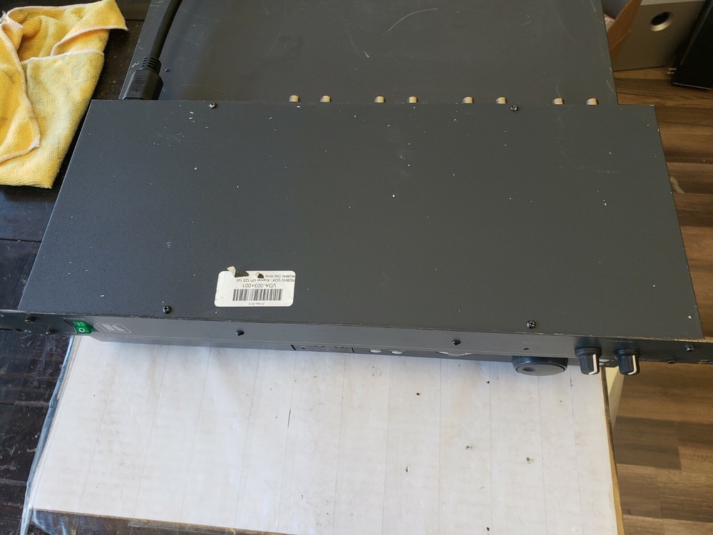 Kramer Electronics VP-123 Rackmount Presentation Amplifier 1:3 RGBHV Distributor