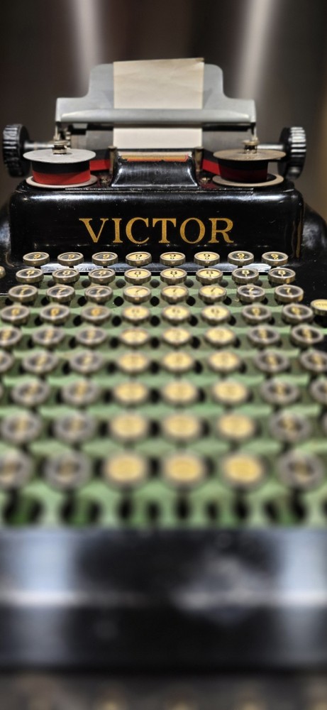 Victor Series 2 200/210 Adding Machine. Solid!