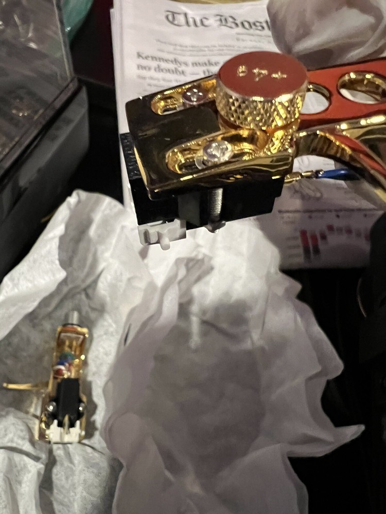 TECHNICS SL-1200 GLD Limited Gold Edition (open box)