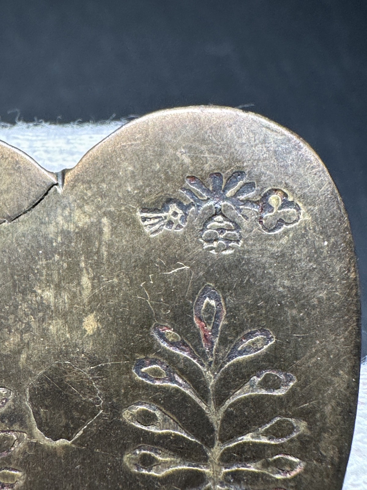 ANTIQUE 2" METAL HEART CLAVOS DECORATIVE NAIL - SWAN ROSE SHAMROCK THISTLE H367