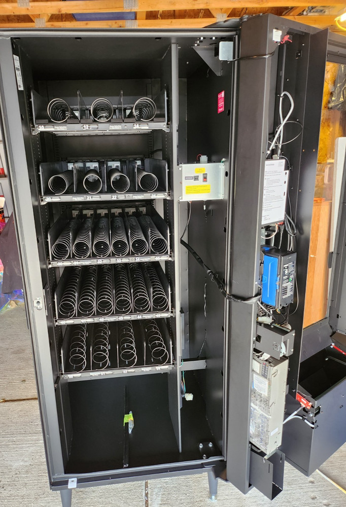 Vending Machine 23-Selection Snack Model #3573