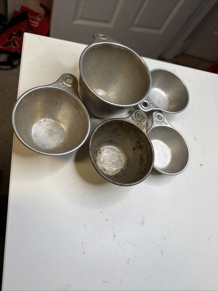 Vintage Tabbed Measuring Cups Tab Handle 1940s