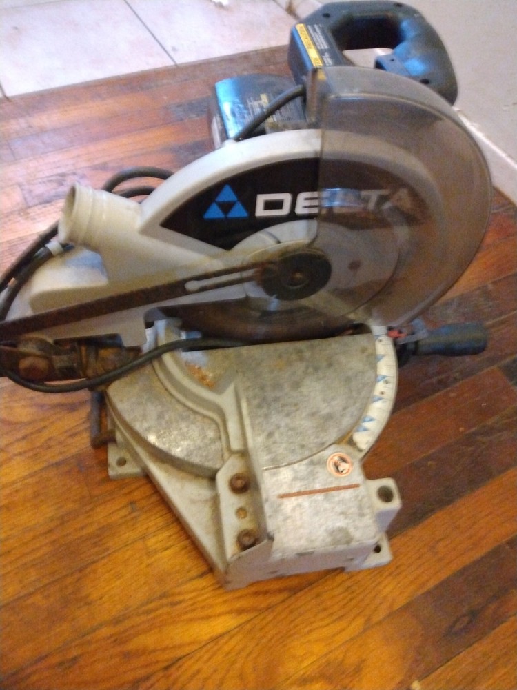 Delta 10 In Miter Saw - PERFECT WORKING CONDITION NO ISSUES...