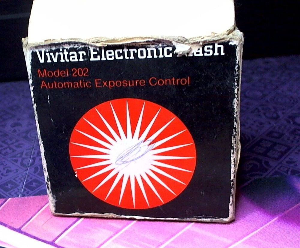 Vivitar Electronic Flash Model 202 With Automatic Exposure Control (1970’s)