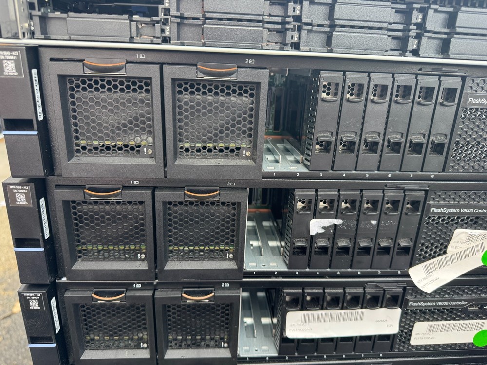 IBM FlashSystem V9000 Storage Enclosure 9848-AE3