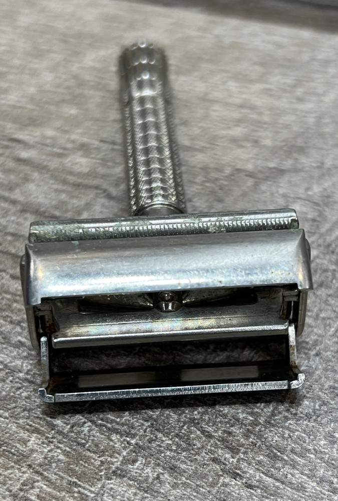 Vintage Gillette Flare Tip Super Speed Safety Razor - Date Code E1 1959