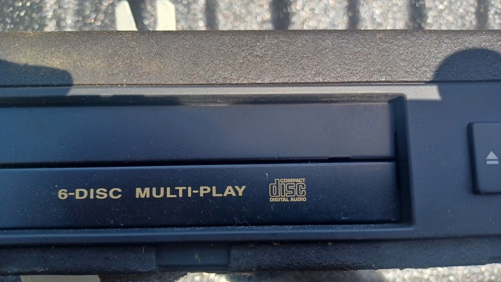 Lexus Ls400 OEM 6 Disc Cd Changer 86270-50100
