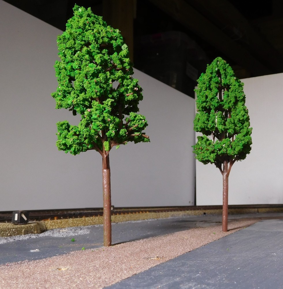 10 Medium Green Deciduous Trees, 160 mm Tall