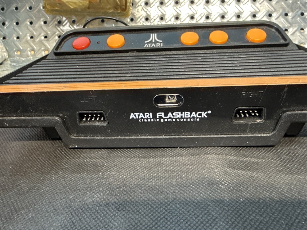 Atari Flashback 8 Gold Console with Wireless Controller