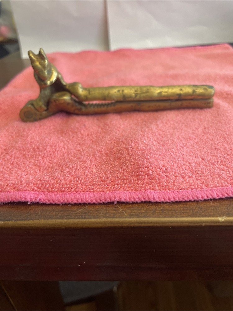 Vintage SQUIRREL Golden SOLID BRASS Cast Iron Nut Cracker