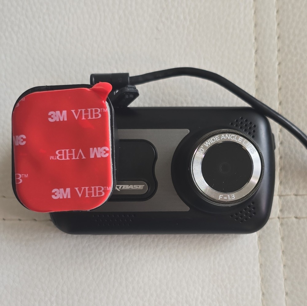 NEXTBASE 522GW HD Dash Camera with mounts and sd card