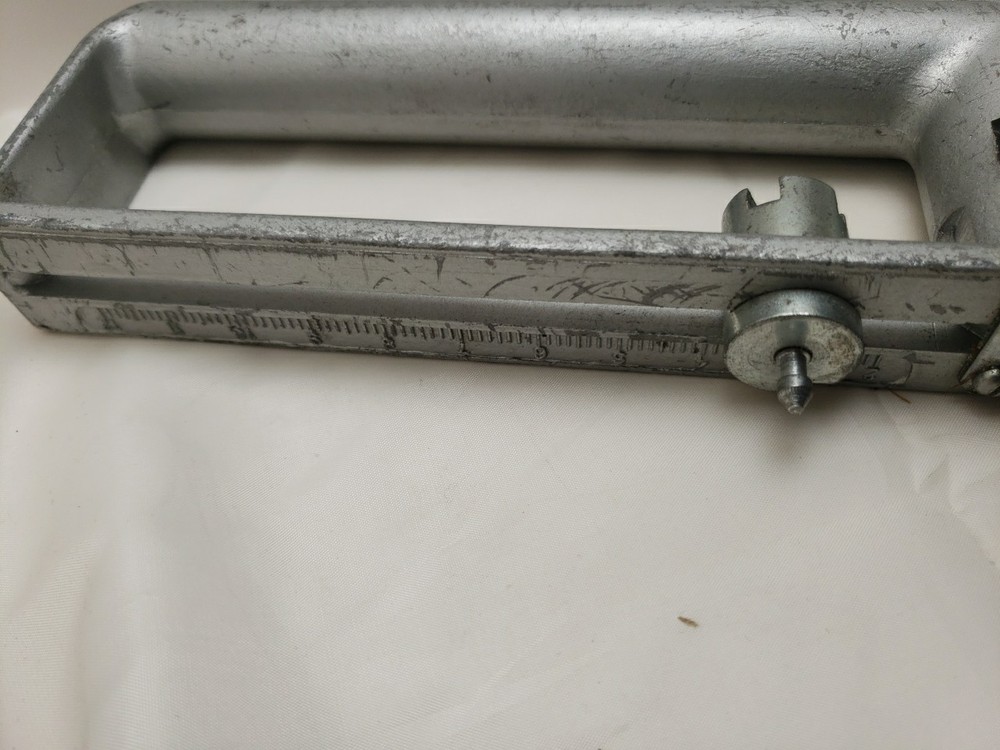 Malco HC1 Adjustable Hole Circle Cutter 2"-12" with CB Replacement Cutter Bit