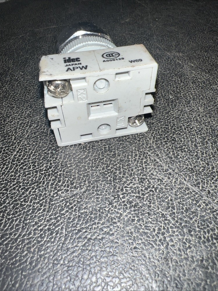 IDEC APW299D-R-120V Red Pilot Light