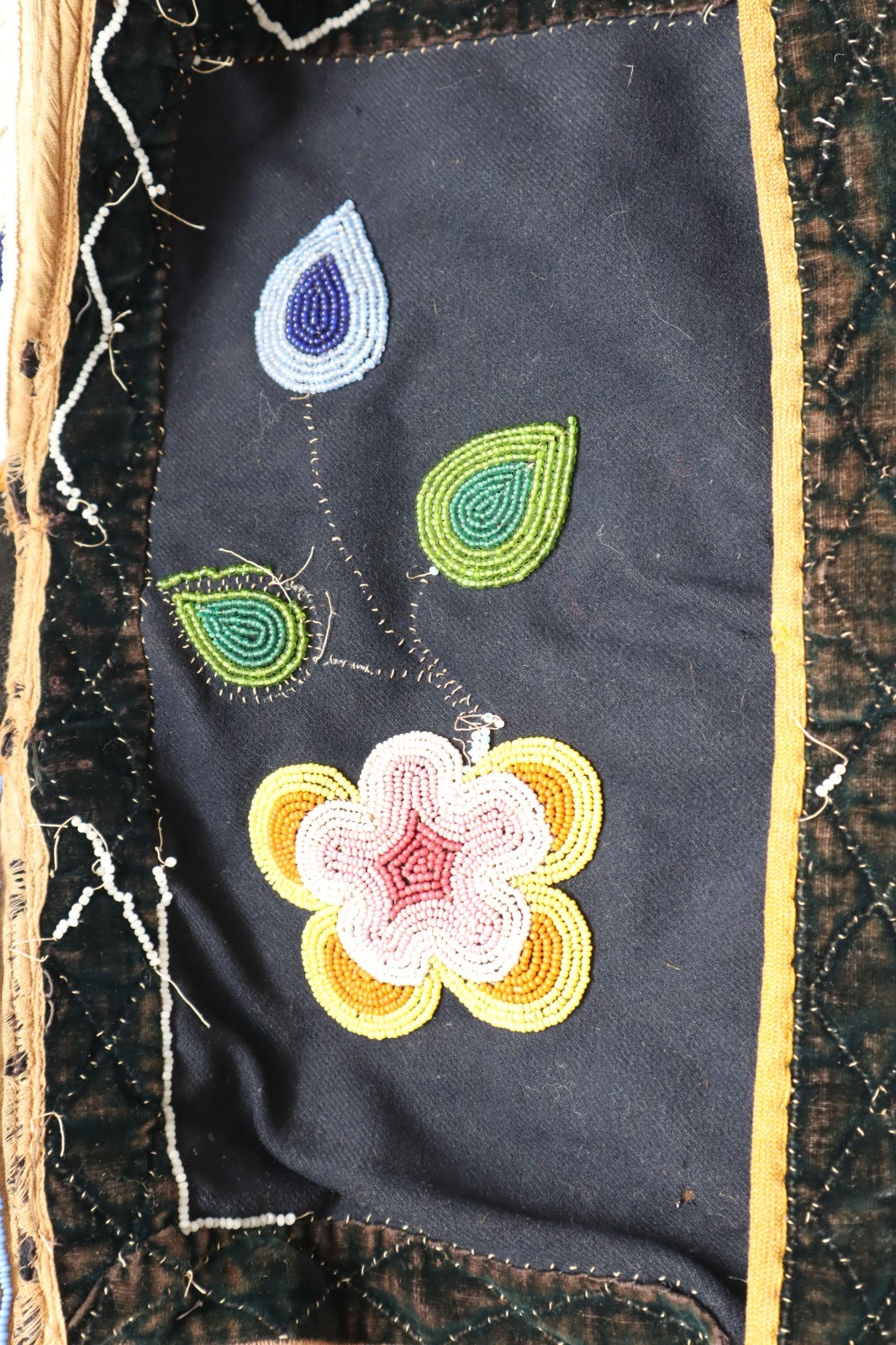 Antique GREAT LAKES Bandolier Beaded Bag Chippewa Ojibwe Flowers Native American