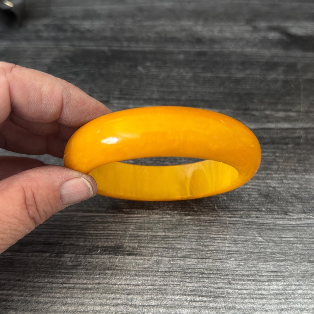 Vintage Butterscotch Bakelite Bangle – 1930s/1940s Bracelet