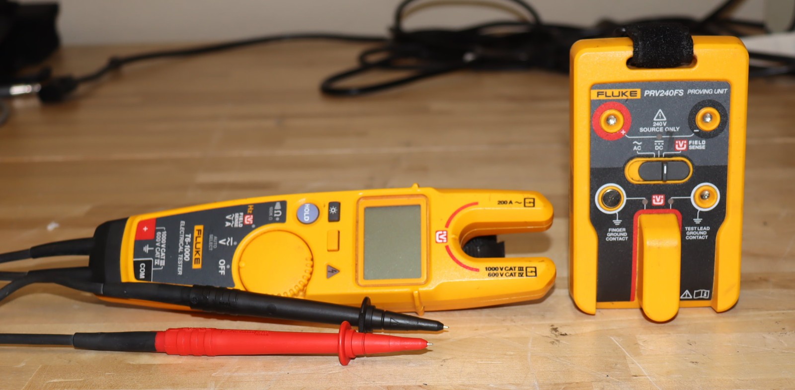 Fluke T6-1000 Electrical Test Meter with FieldSense w/PRV240FS Proving Unit GOOD