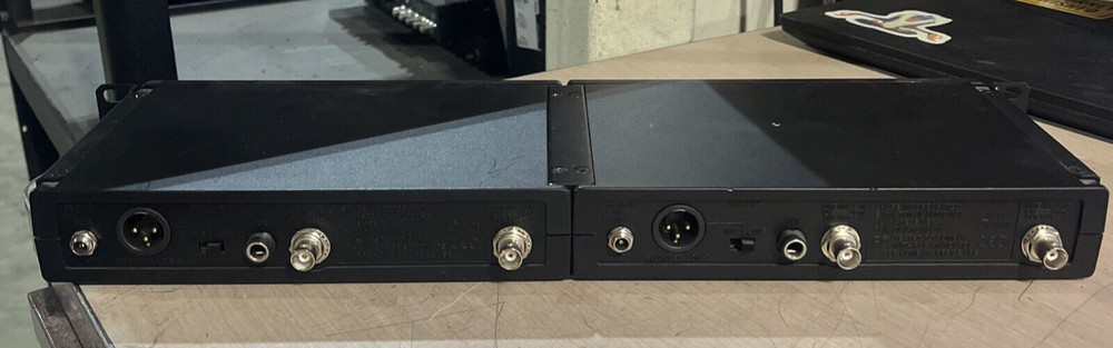 x2 SHURE ULXS4 WIRELESS RECEIVER