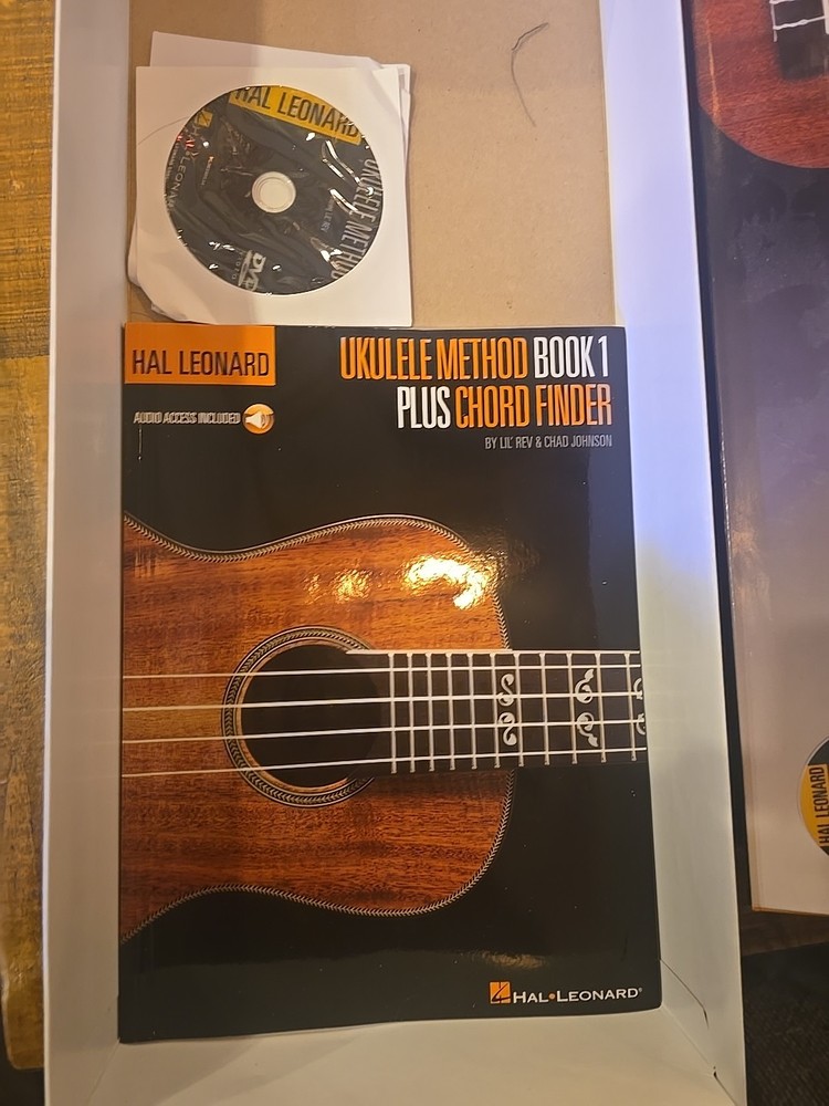 Hal Leonard Ukulele Method Ukulele Complete Kit Brand New