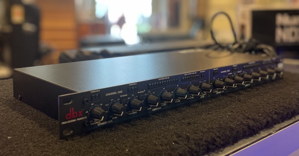 DBX 1066 Compressor / Limiter / Gate 2 Channel Rack Effect Unit w/ Power Cable