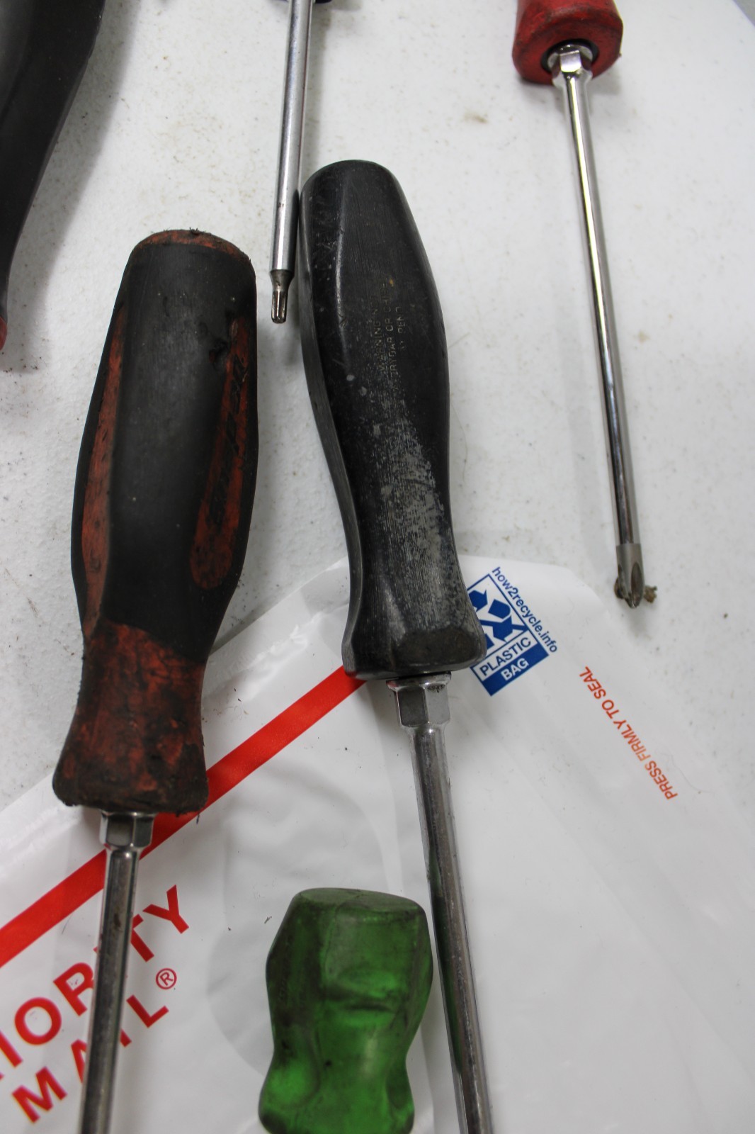 Snap On Screwdriver Set, Red -Green…used 12 PC Lot 🇺🇸 Mixed 8C