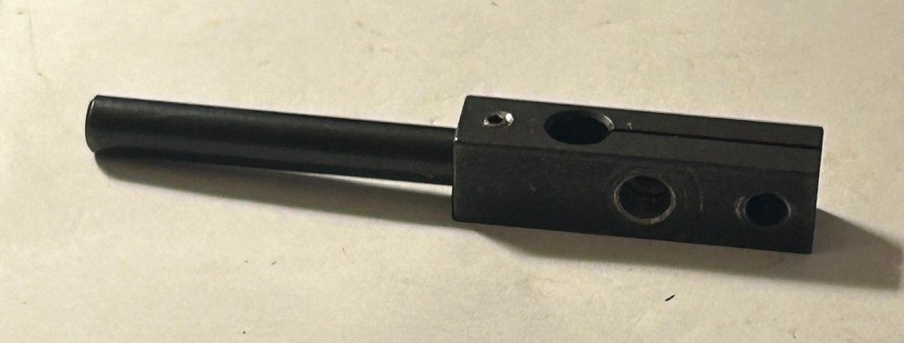 593720 Stud, Yoke