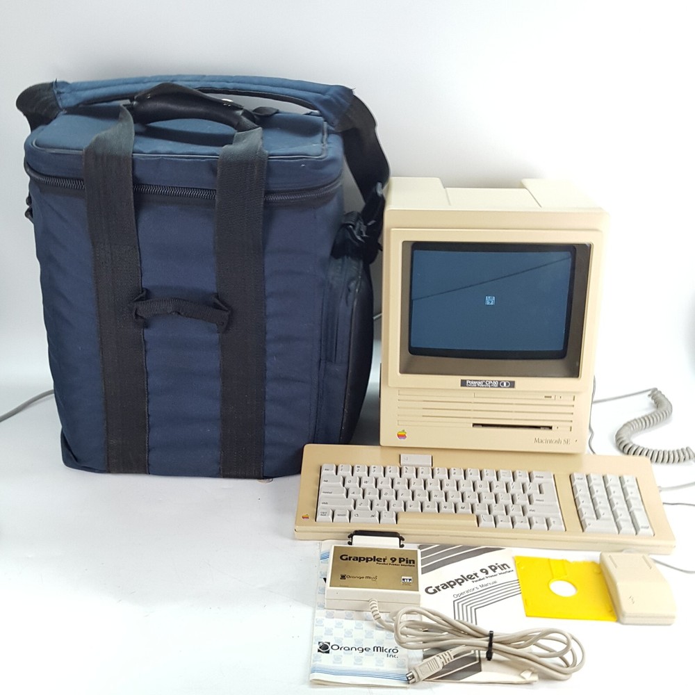 Apple, Macintosh SE M5010 computer with Keyboard, Grapler 9 Pin & Bag