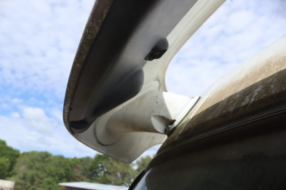 2008-2017 FREIGHTLINER CASCADIA 125 FRONT UPPER CAB SUN VISOR SHADE WHITE OEM