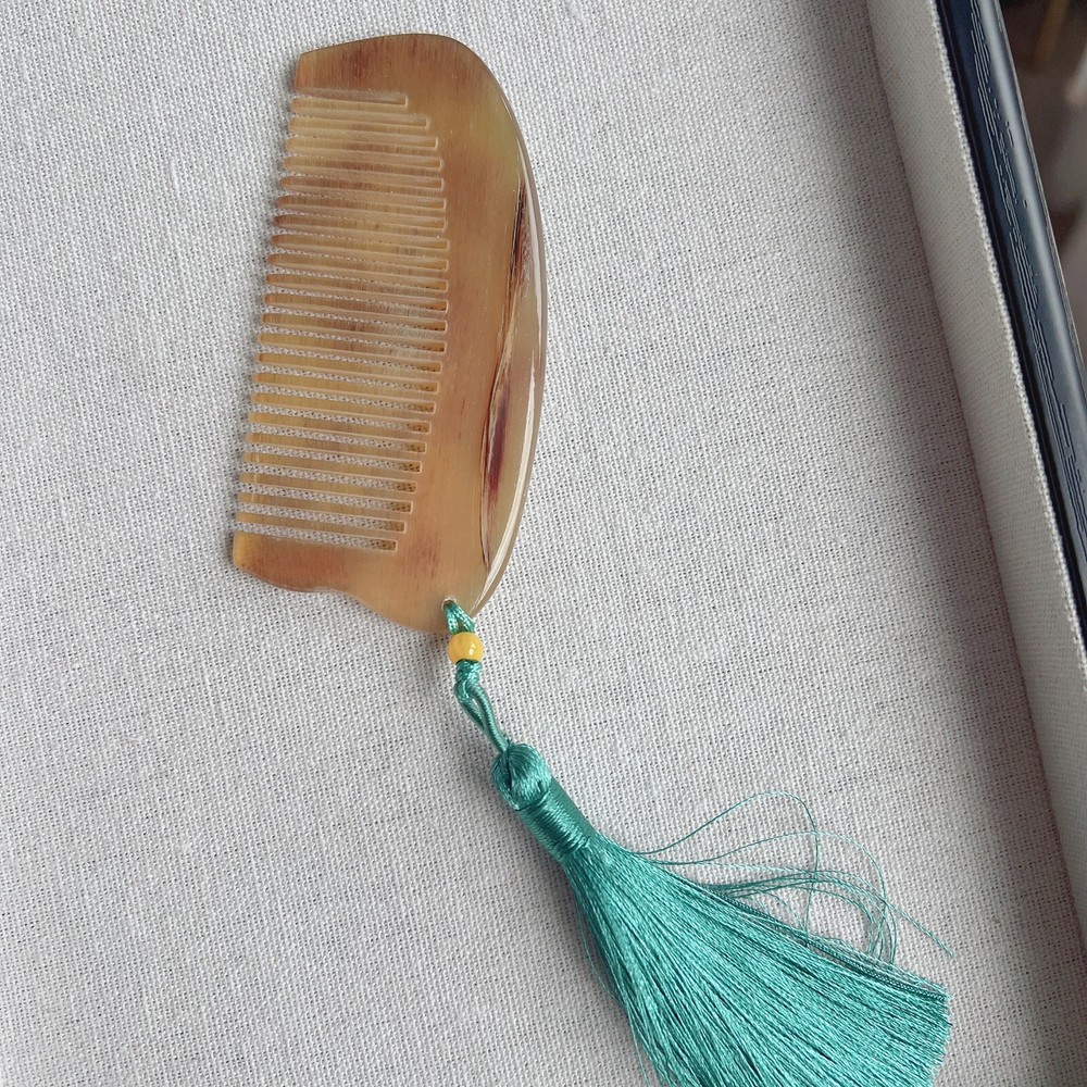 Unique Natural Sheep Horn Comb ,9cm*4cm