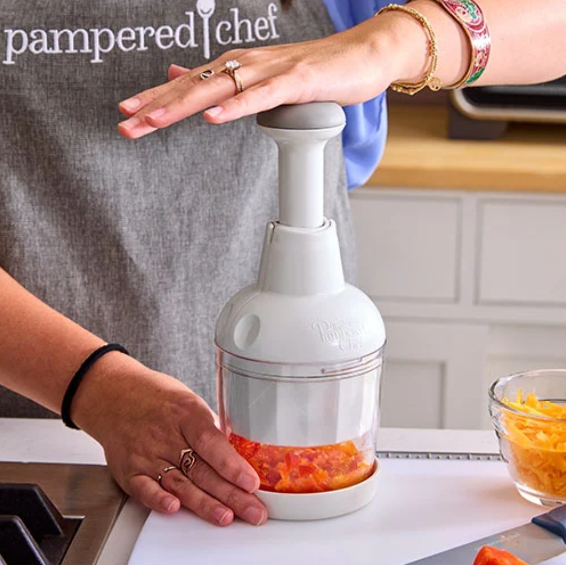 Pampered Chef Push Function Food Chopper - White - #2585 - FAST FREE SHIPPING