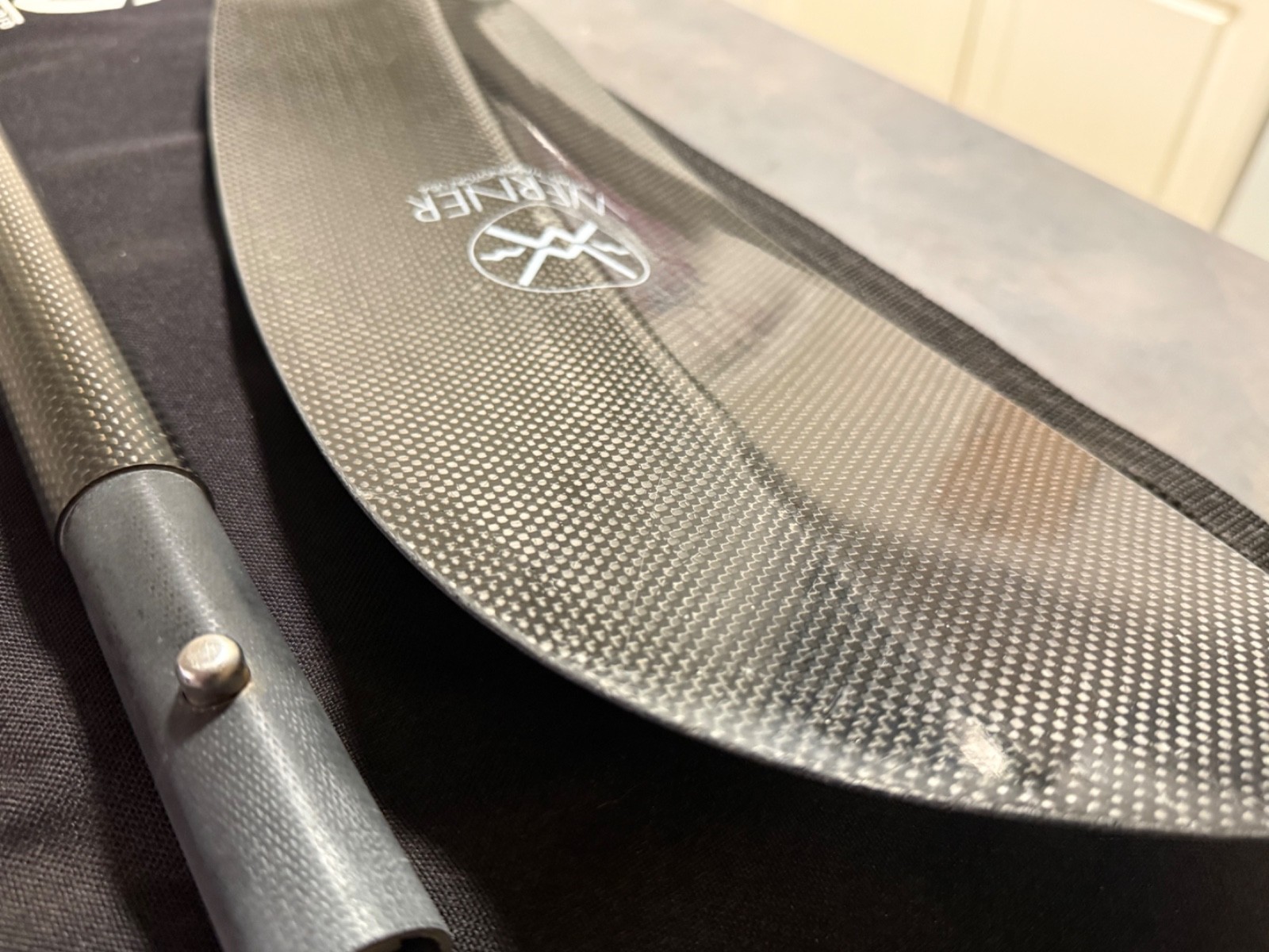 Werner Kalliste 2 Piece Straight Shaft Kayak Paddle - Carbon - Includes Case