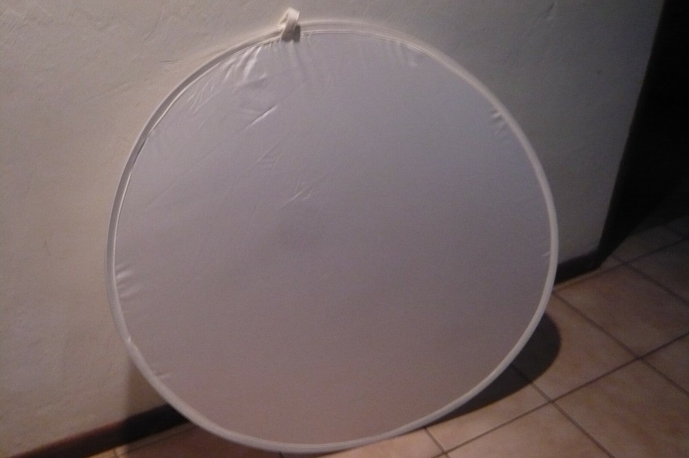36" Collapsible White silky Light Reflector , NEW !